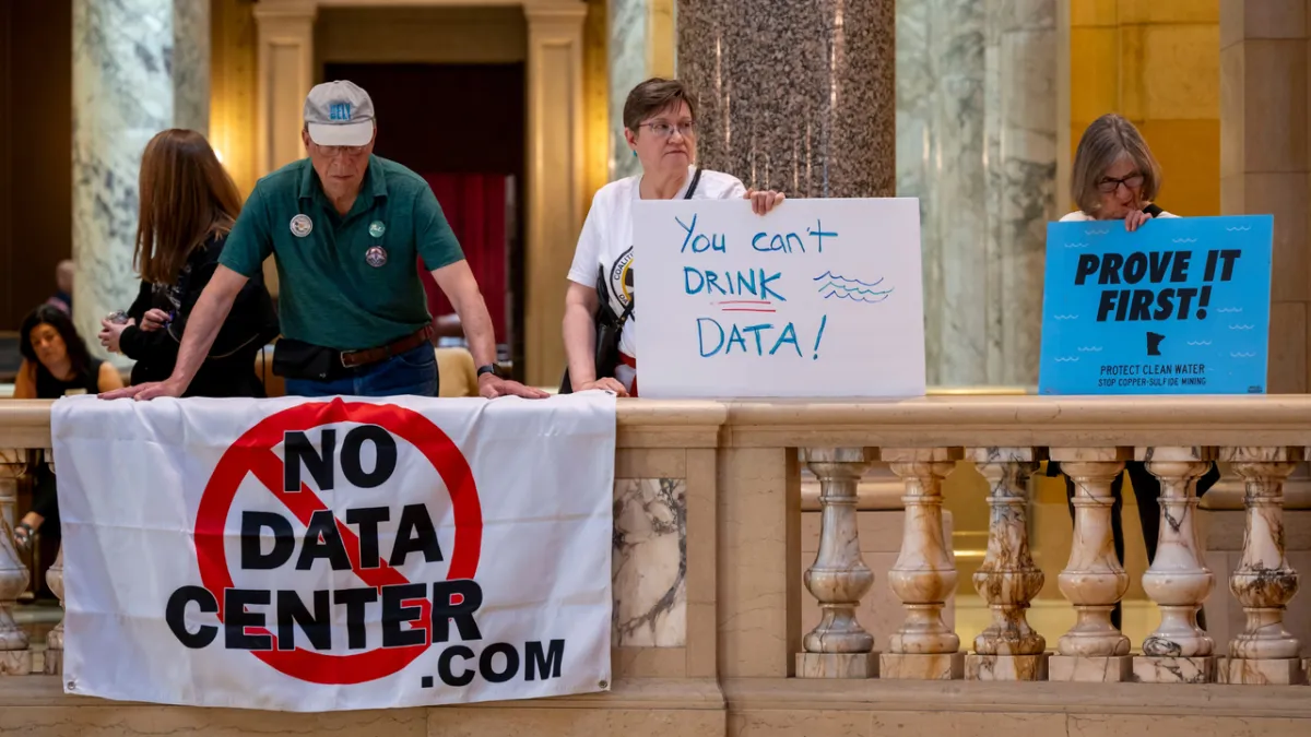 Nashville Data Center Zoning Debate Expands Amid Zoo Dispute and Grid Concerns