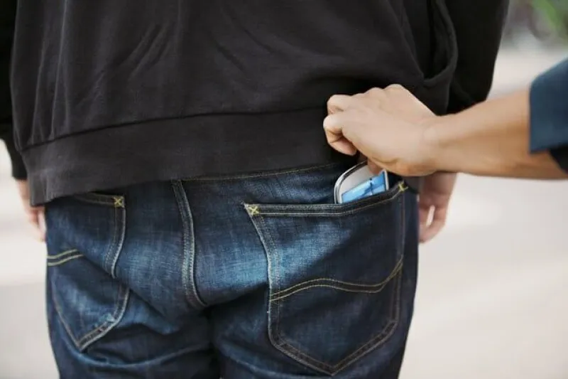 Metropolitan Police and Apple share data to locate stolen mobile phones across London.