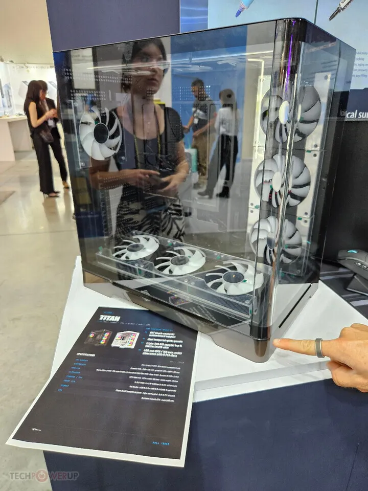 Valkyrie displays the Titan chassis and M1 Pro mouse at Computex 2026.