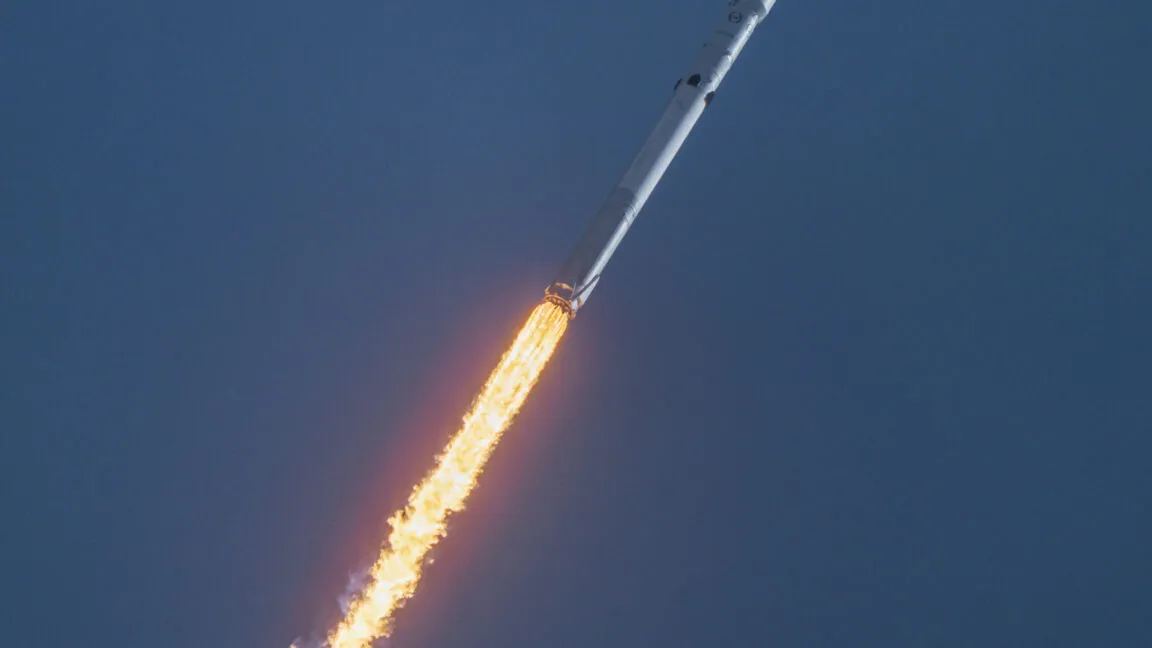 The Long March 12B rocket launches from the Gobi Desert to deploy broadband satellites.