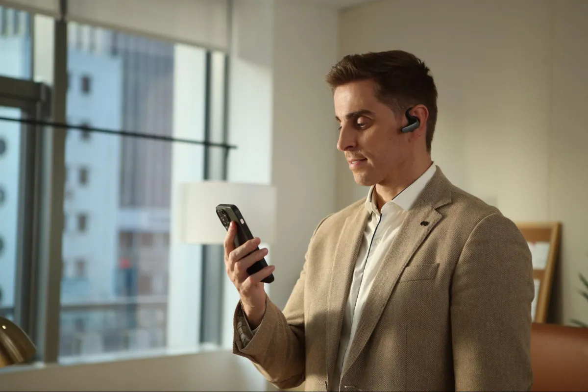 A compact wearable translation device replaces smartphone applications for instant language conversion.