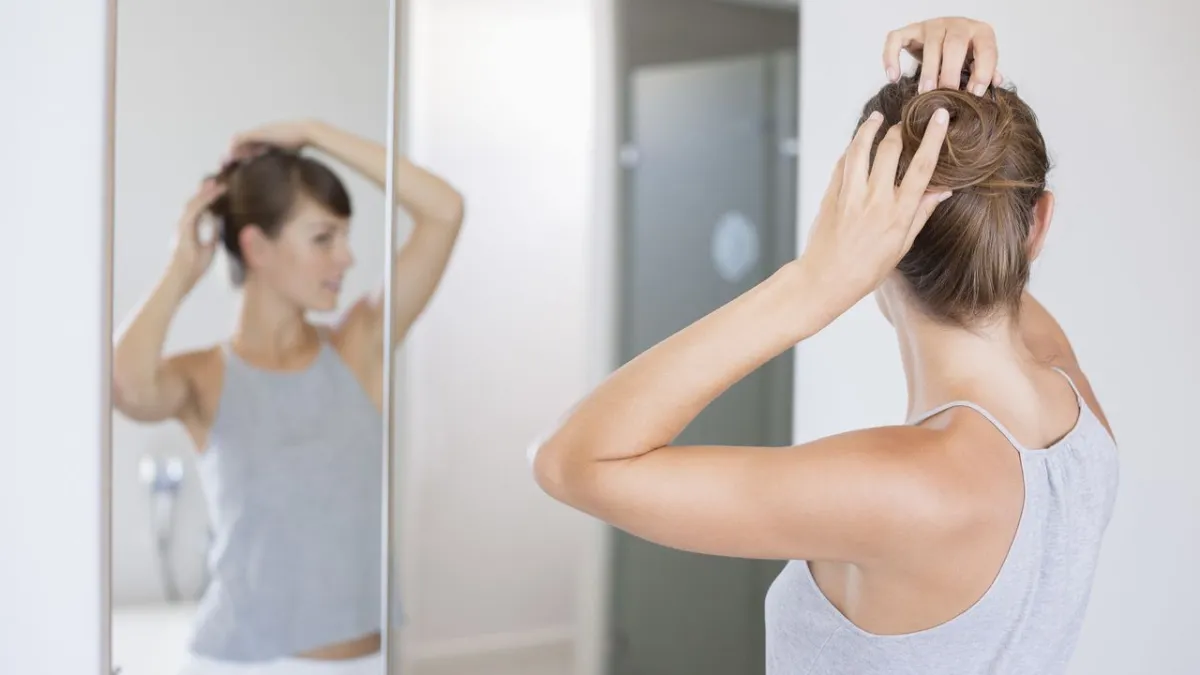 Viral hair styling methods are evaluated for structural viability across various hair textures.