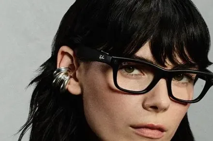 Meta smart glasses feature integrated facial recognition technology.