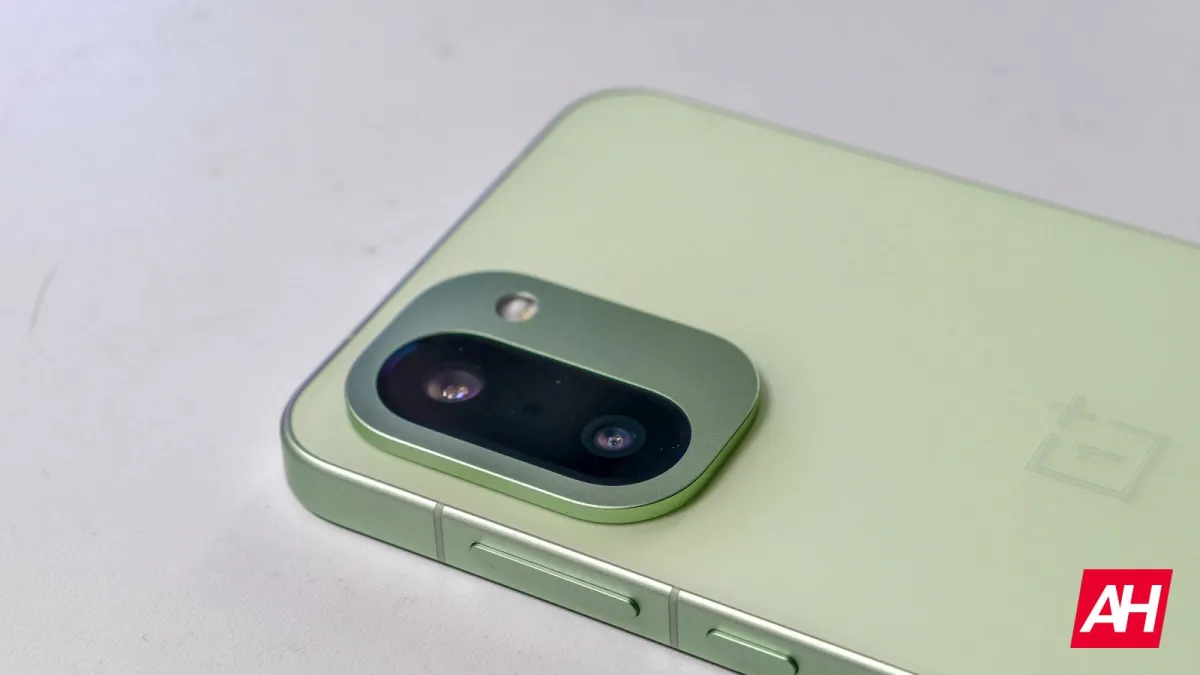 The OnePlus Turbo 6X Pro smartphone features a large 8000mAh battery for extended usage.
