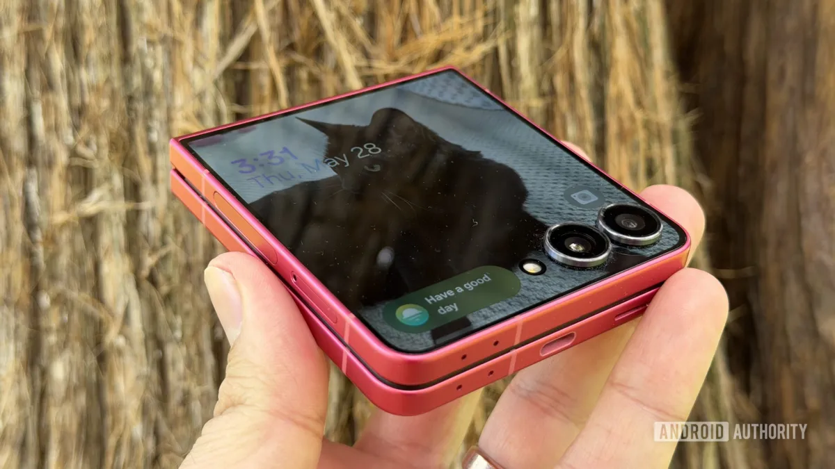 The certification listing confirms 25W wired charging and regional model numbers for the Samsung Galaxy Z Flip 8.