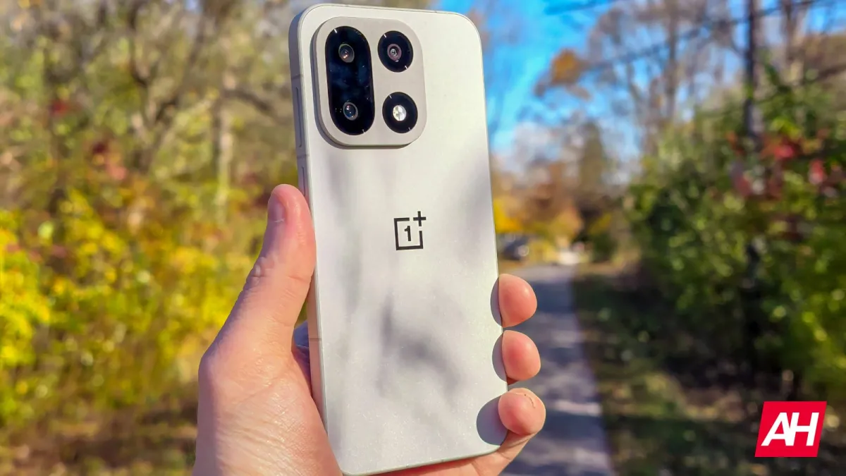 OnePlus 16 Launch Window Analysis and Industry Context