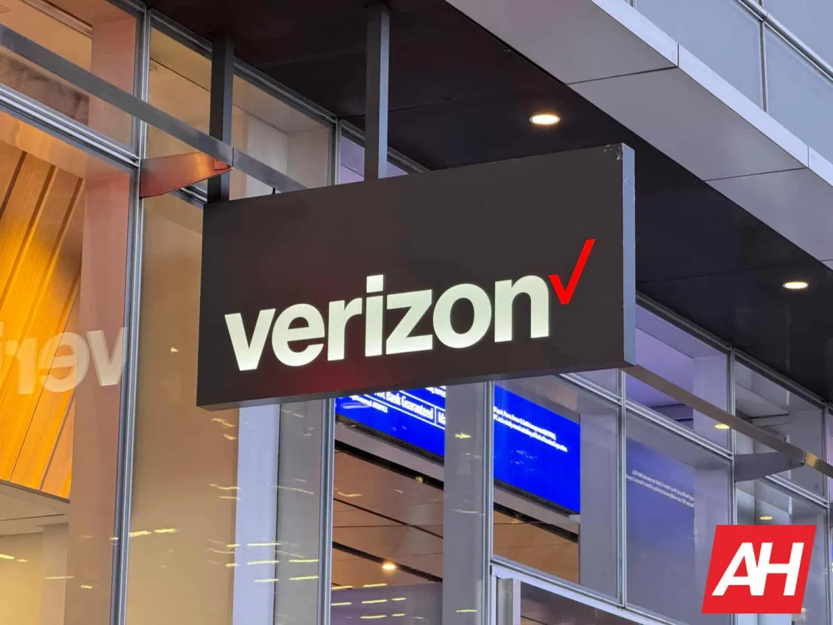 A smartphone displays the Verizon loyalty program interface.