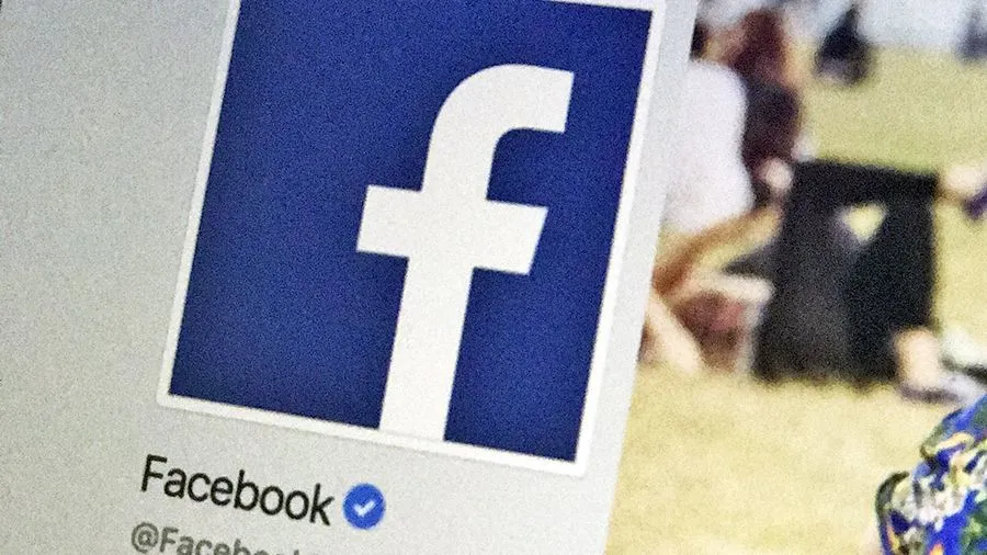 Screenshot of error messages displayed across Facebook, WhatsApp, and Instagram during a major service outage.