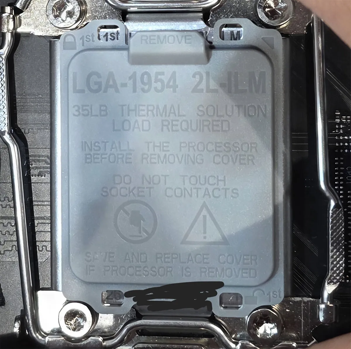 A physical prototype of the Intel LGA1954 socket features a two-layer integrated load module design.