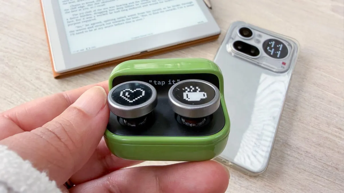 The Boox Tappy page-turner features a retro typewriter design with physical control dials.