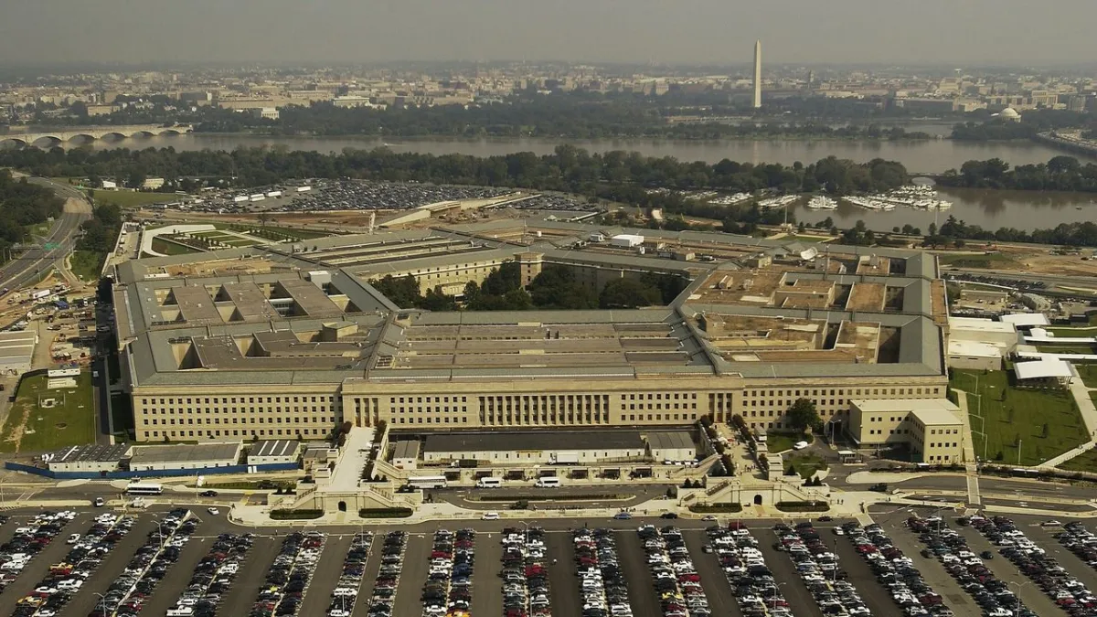 Military Smartphone Tracking Risks and Defense Policy Shifts