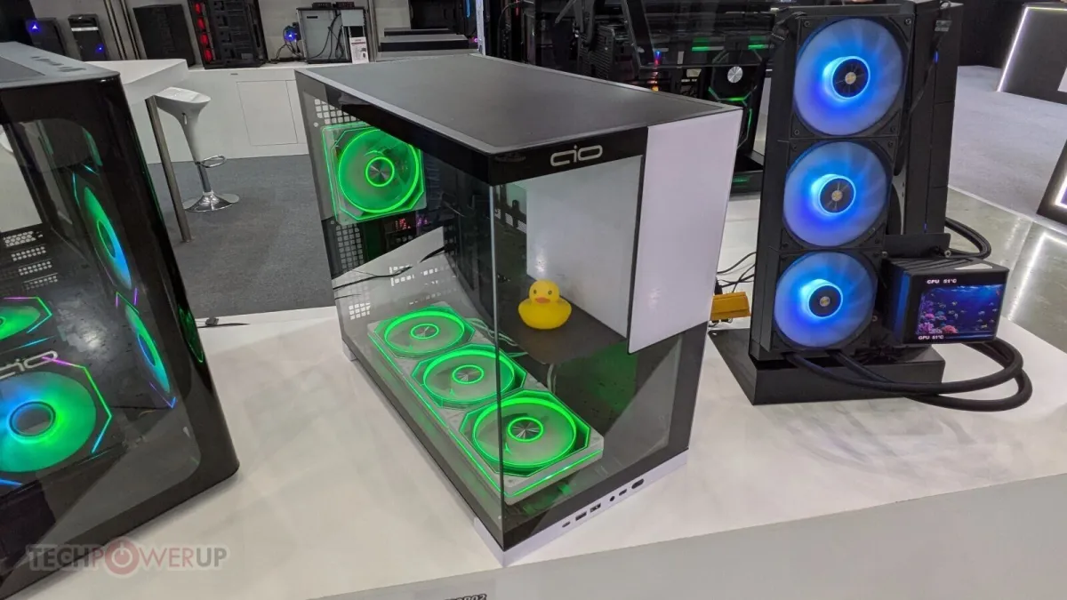 The AIO GM06807 wide format microATX case features gull-wing doors and vertically partitioned compartments.