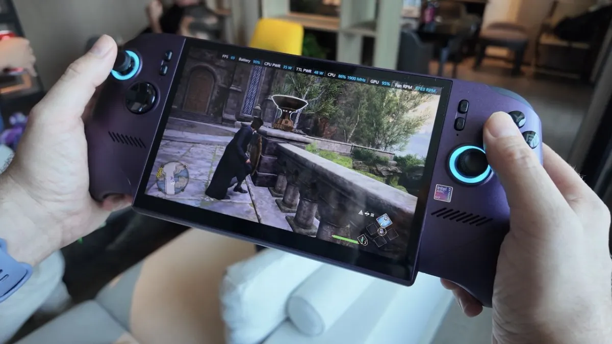 The SteamOS 3.8.8 beta update improves Intel processor compatibility for handheld gaming devices.