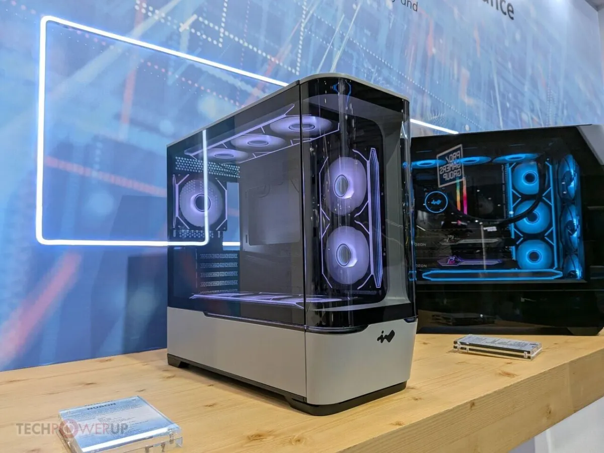 InWin Computex 2026 exhibition display featuring AEON chassis models and a 3000W power supply unit.