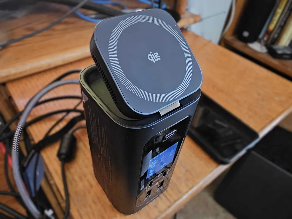 The Baseus Spacemate RD1 Pro dock features a vertical chassis and a front display for real-time power monitoring.