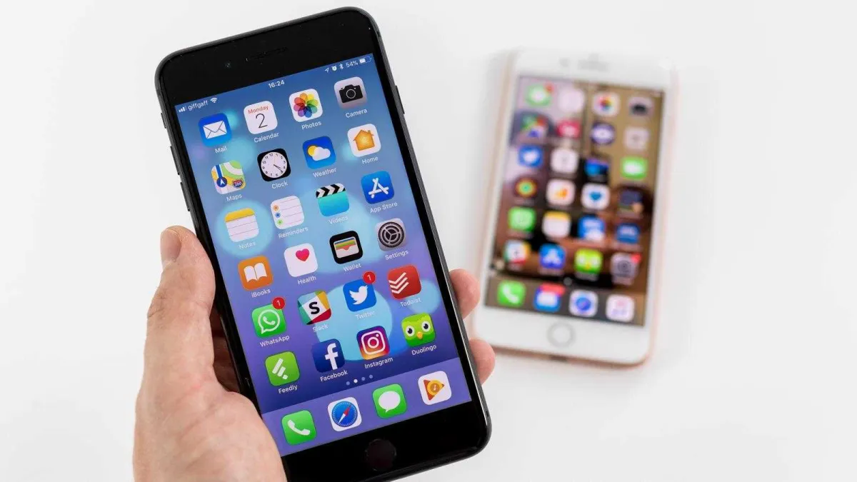 iPhone lineup showing Apple software support duration