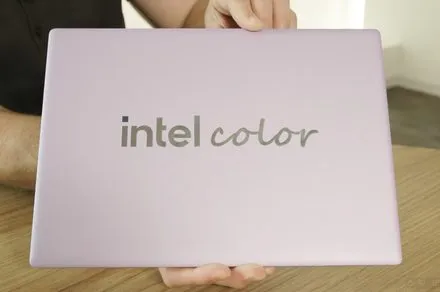 The graphic shows the Intel Project Firefly reference design for budget laptops with Wildcat Lake processor integration.