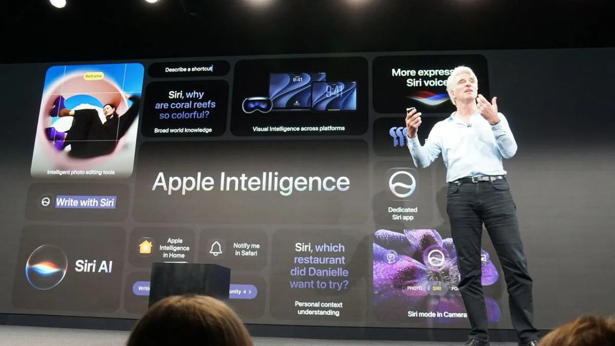 Diagram illustrating Apple Siri hybrid AI architecture combining on device inference with secure cloud processing