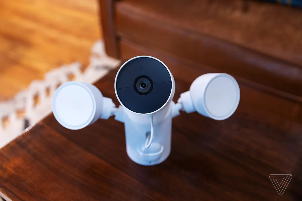 Google Nest Cam with Floodlight outdoor security camera with adjustable floodlights and 1080p video.