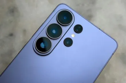 Samsung Galaxy S27 Ultra device displaying its updated camera array and expanded battery capacity.