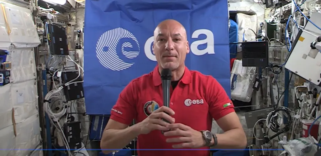 Italian astronaut Luca Parmitano has been named pilot for the Artemis 3 lunar mission.