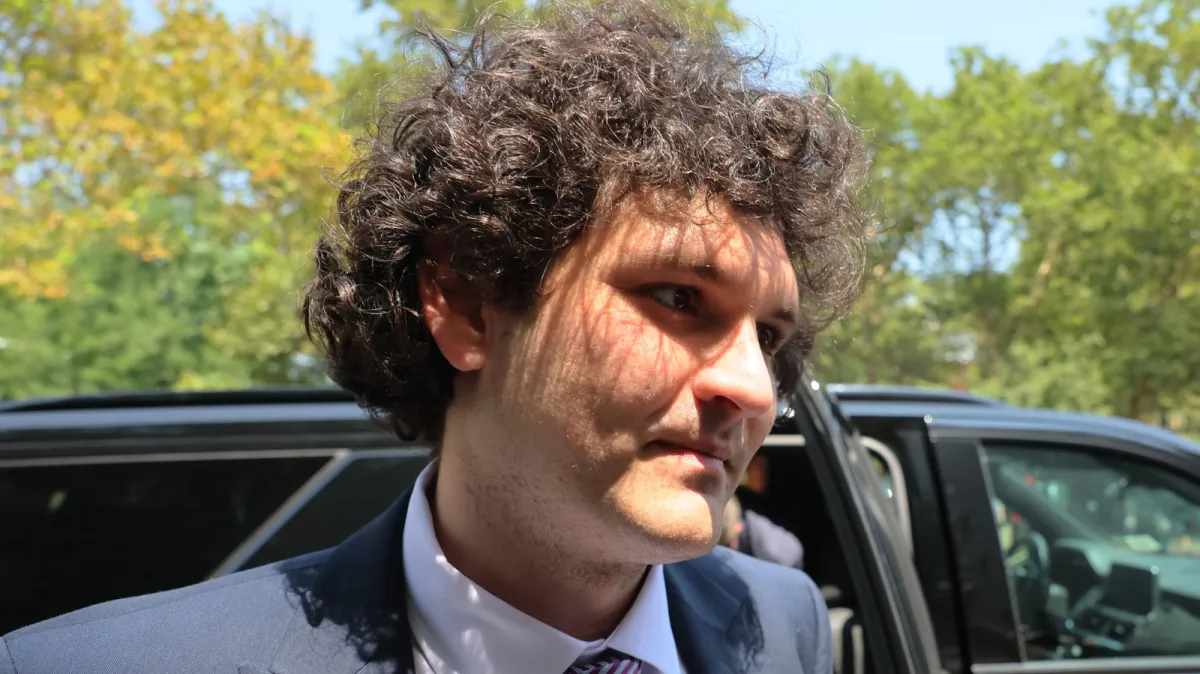 Sam Bankman-Fried seeks presidential pardon after cryptocurrency fraud conviction and White House clemency review.