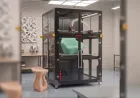 This fully enclosed Modix MAMA-1000 industrial pellet 3D printer features a cubic meter build volume and Pulsar print head.