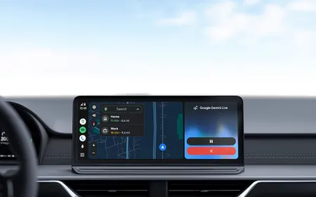 The Android Auto screen displays a Google Gemini calling error message during a voice command attempt.