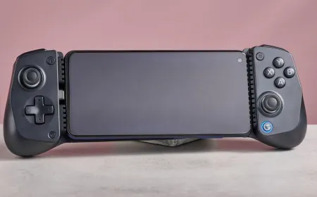 A front view of the GameSir X5 Lite wired mobile gaming controller displays its compact grips and analog sticks.