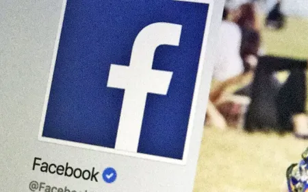 Screenshot of error messages displayed across Facebook, WhatsApp, and Instagram during a major service outage.