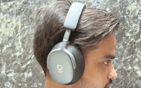 Baseus Inspire XH1 wireless headphones feature an over-ear design with foldable construction.