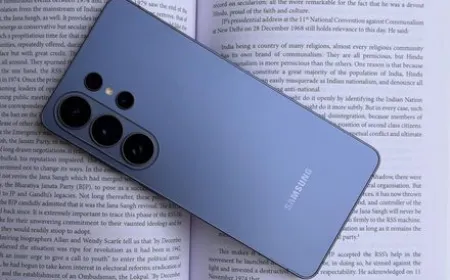 Samsung Galaxy S27 Ultra showing horizontal camera layout and integrated Qi2 magnetic charging alignment.