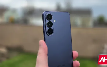 Samsung One UI 9 proximity trigger allows users to activate Bixby by moving the device closer to their face.