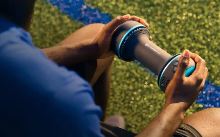 The Therabody CryoTherm Palm device provides targeted thermal therapy for hand grip endurance.