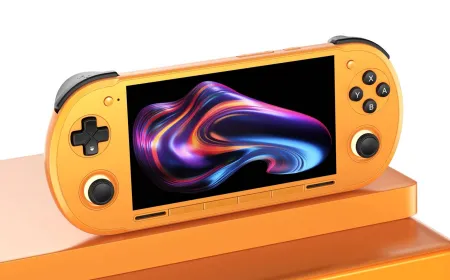 The Retroid Pocket 6 handheld gaming console features twelve gigabytes of RAM and a compact chassis.