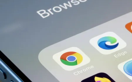 Google Chrome update dialog warning users to patch a critical zero-day vulnerability in the V8 engine