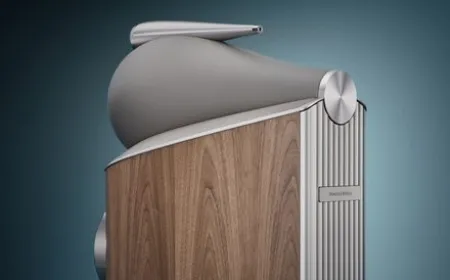 Redesigned Bowers & Wilkins 800 Series Diamond D5 loudspeaker lineup