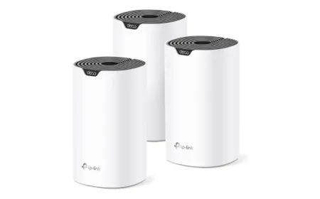 TP-Link Deco S4 three-access-point mesh system providing AC1900 wireless coverage.