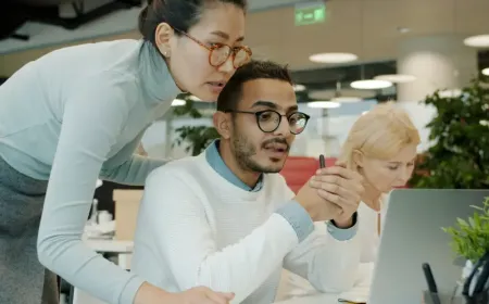 Microsoft Teams Wi-Fi location check-in interface for office coordination.