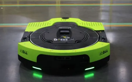 Proteus robot processes natural language warehouse instructions using integrated artificial intelligence.