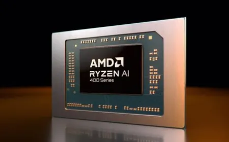 The display features an AMD AM5 motherboard alongside new Ryzen processors and a mainstream graphics card.