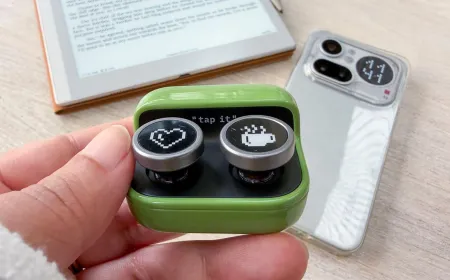 The Boox Tappy page-turner features a retro typewriter design with physical control dials.