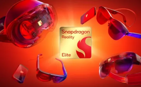 The image displays the Qualcomm Snapdragon Reality Elite processor chip intended for augmented reality smart glasses.