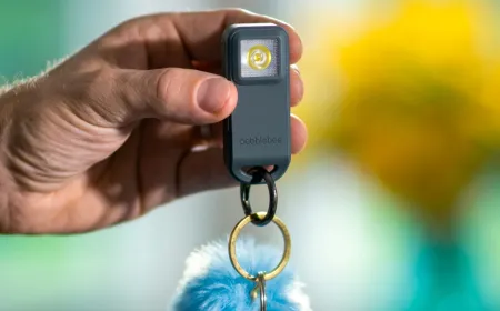 Pebblebee Halo Review: Tracking and Safety in One Device