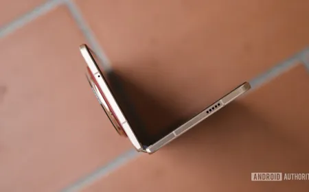 The Honor Magic V6 foldable smartphone displays its 8.75mm folded profile and 6660mAh silicon-carbon battery.