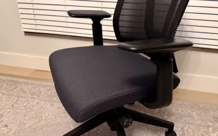 The Uplift Clarksville office chair features a straightforward design with breathable mesh and adjustable height.