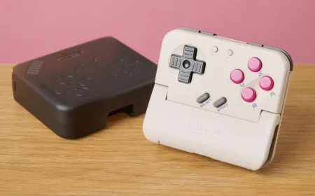 The GameSir Pocket Taco vertical clamshell controller is shown in its closed position.