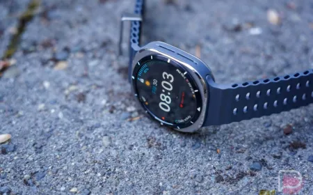 Samsung Galaxy Watch displaying a security patch installation screen