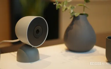 Google Nest Cam Indoor security camera featuring a 2K HDR lens and dedicated night vision