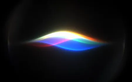 The Siri AI interface appears on an iPhone screen during the WWDC 2026 keynote presentation.